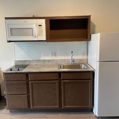 Woodspring Suites Detroit เมดิสัน ไฮท์ส ภายนอก รูปภาพ