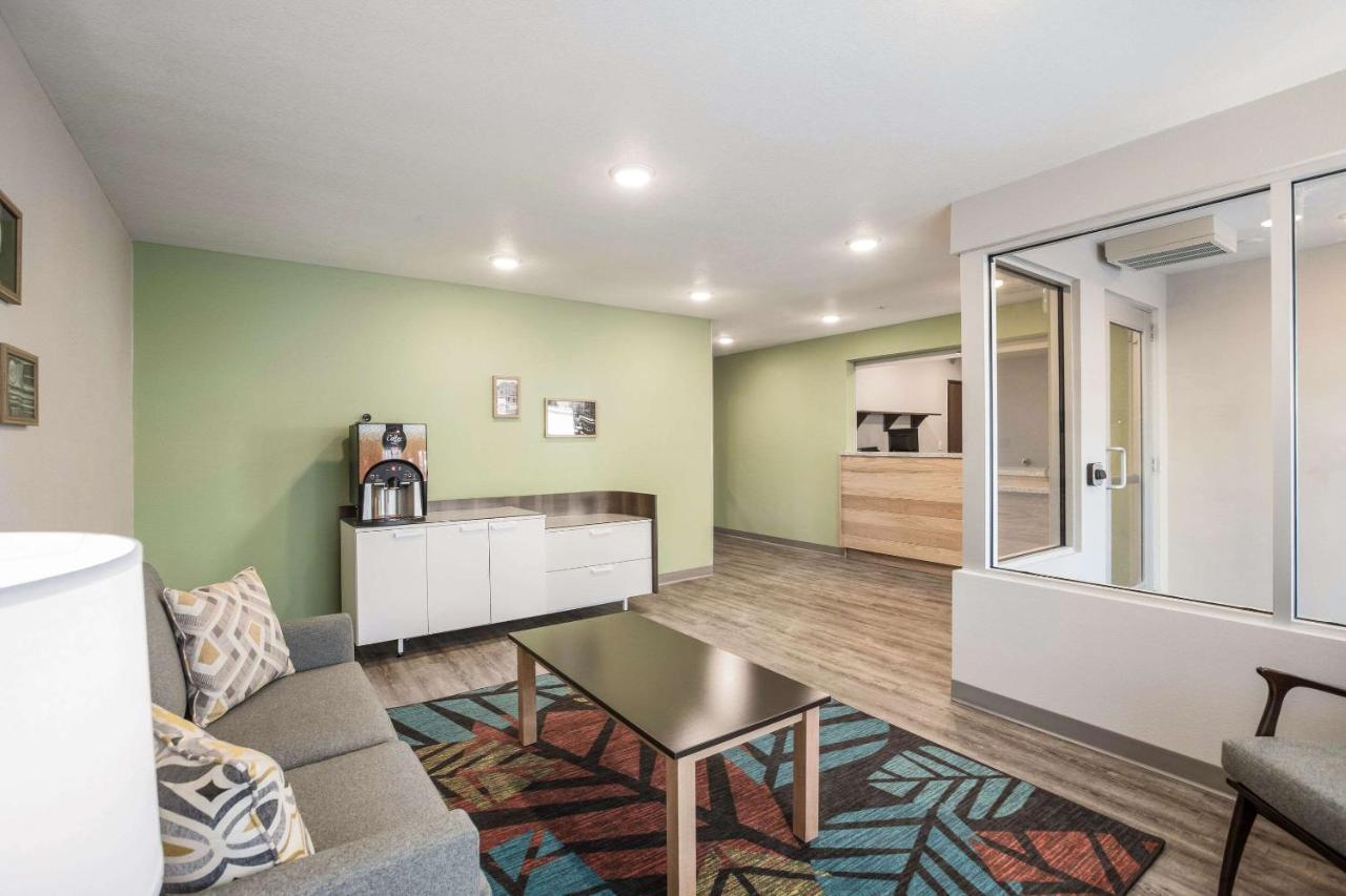 Woodspring Suites Detroit เมดิสัน ไฮท์ส ภายนอก รูปภาพ