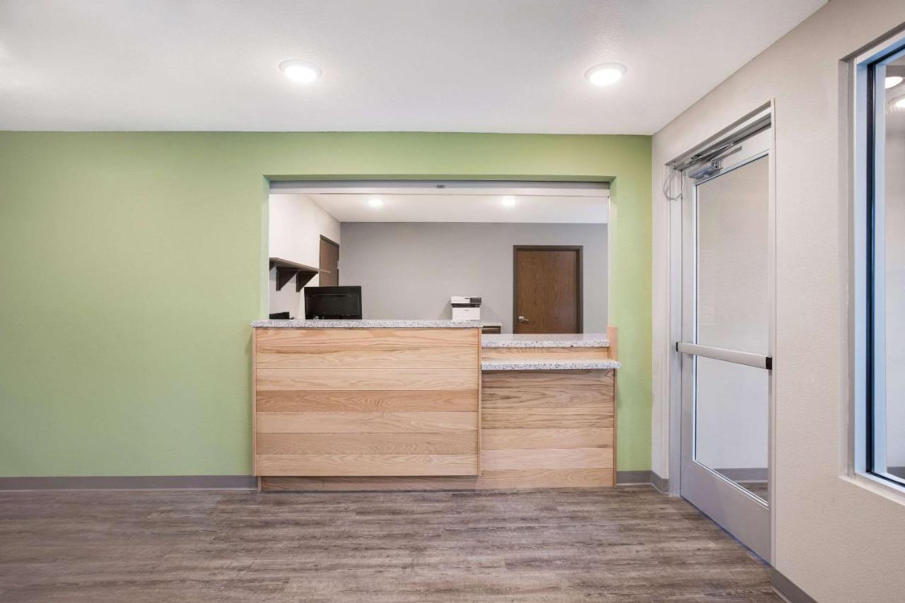 Woodspring Suites Detroit เมดิสัน ไฮท์ส ภายนอก รูปภาพ