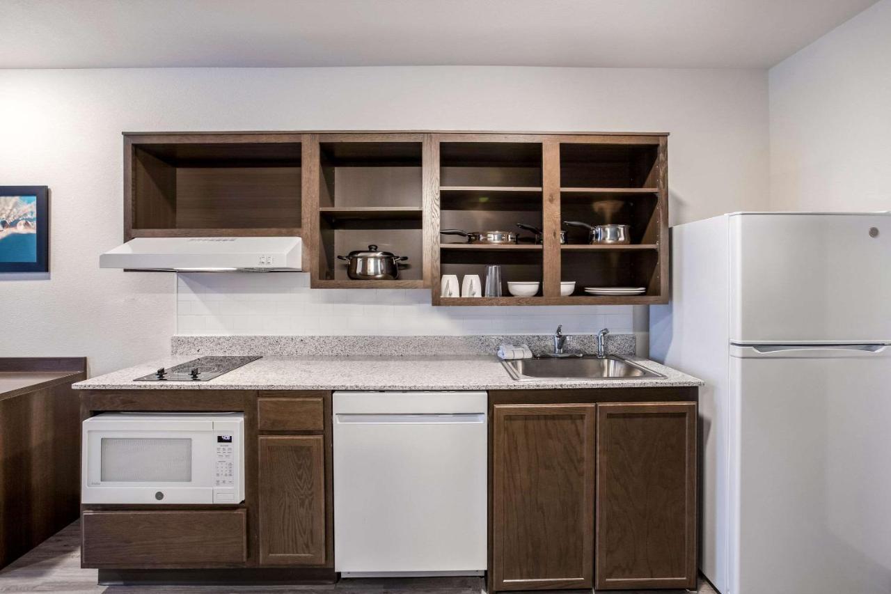 Woodspring Suites Detroit เมดิสัน ไฮท์ส ภายนอก รูปภาพ